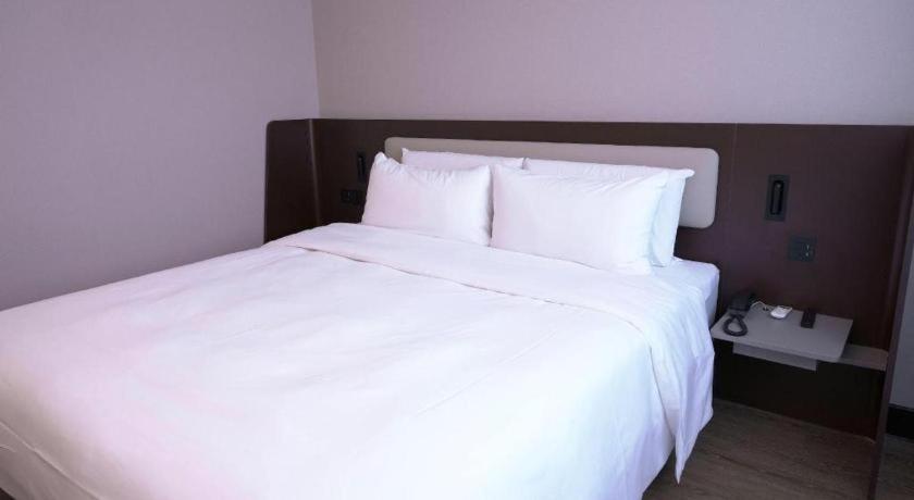 ฮั่นถิง โฮเต็ล ปักกิ่ง หวังฟูจิง Hotel ภายนอก รูปภาพ